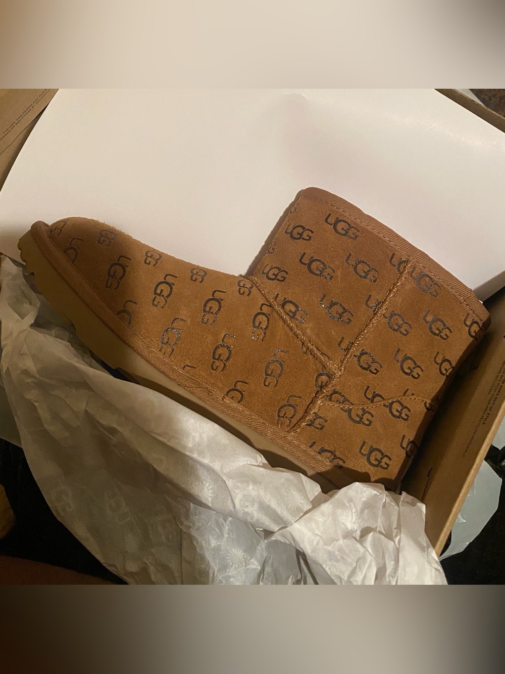 UGG Chestnut Logo-Print Kids Classic Short Boot
